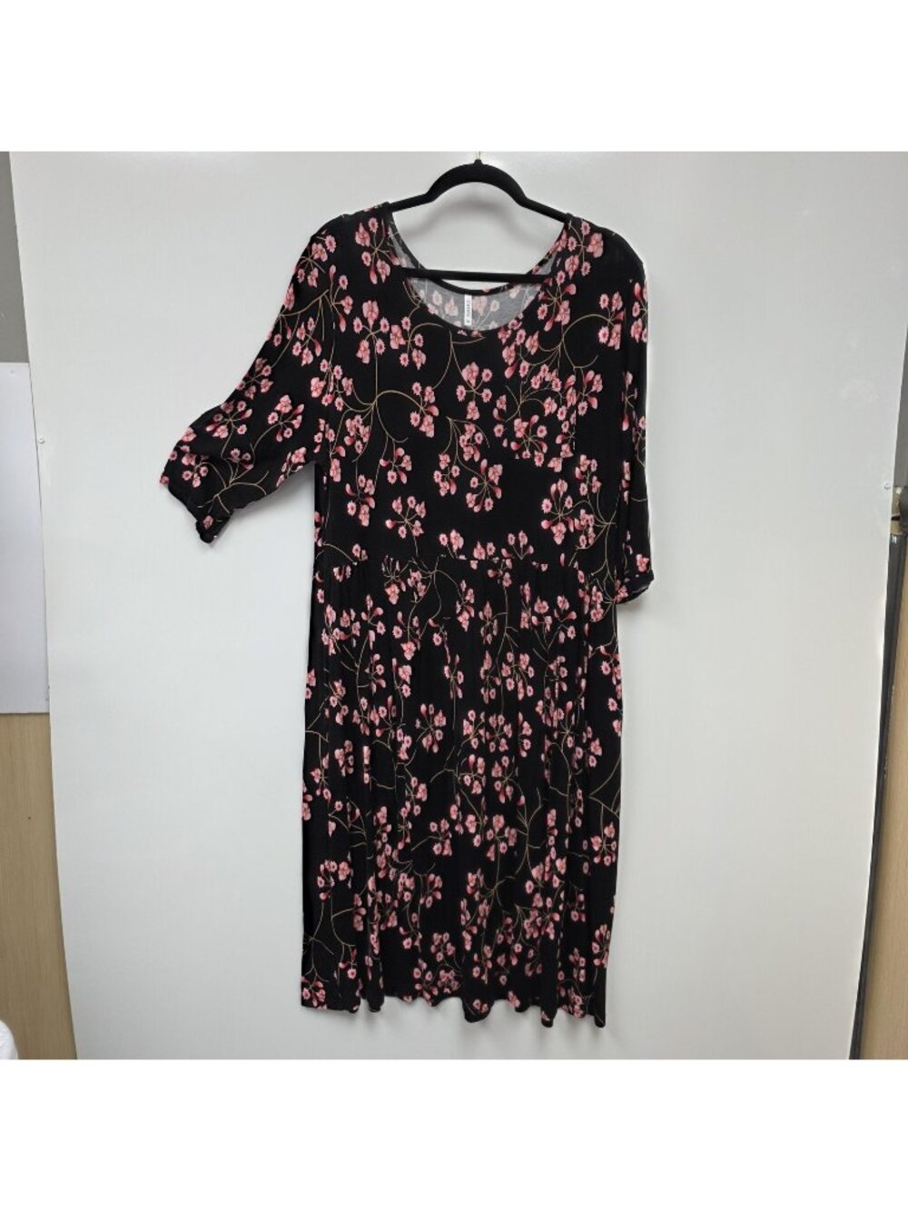 Cathy Dress Womens 2XL Black Floral Fit & Flare 3/4 Sleeve Pockets Knee Length